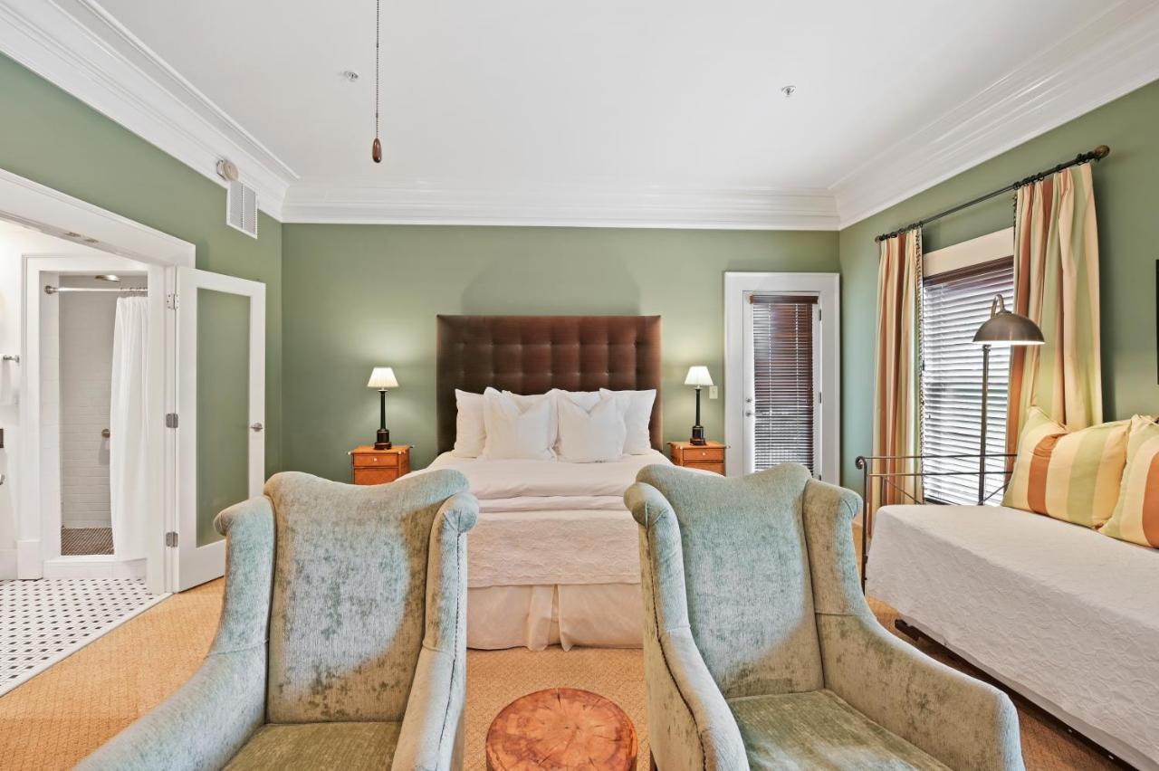 The James Madison Inn Экстерьер фото