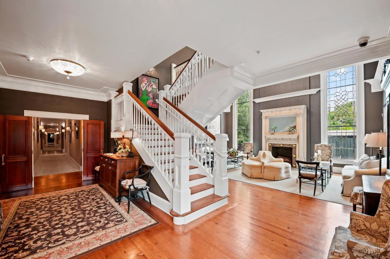 The James Madison Inn Экстерьер фото