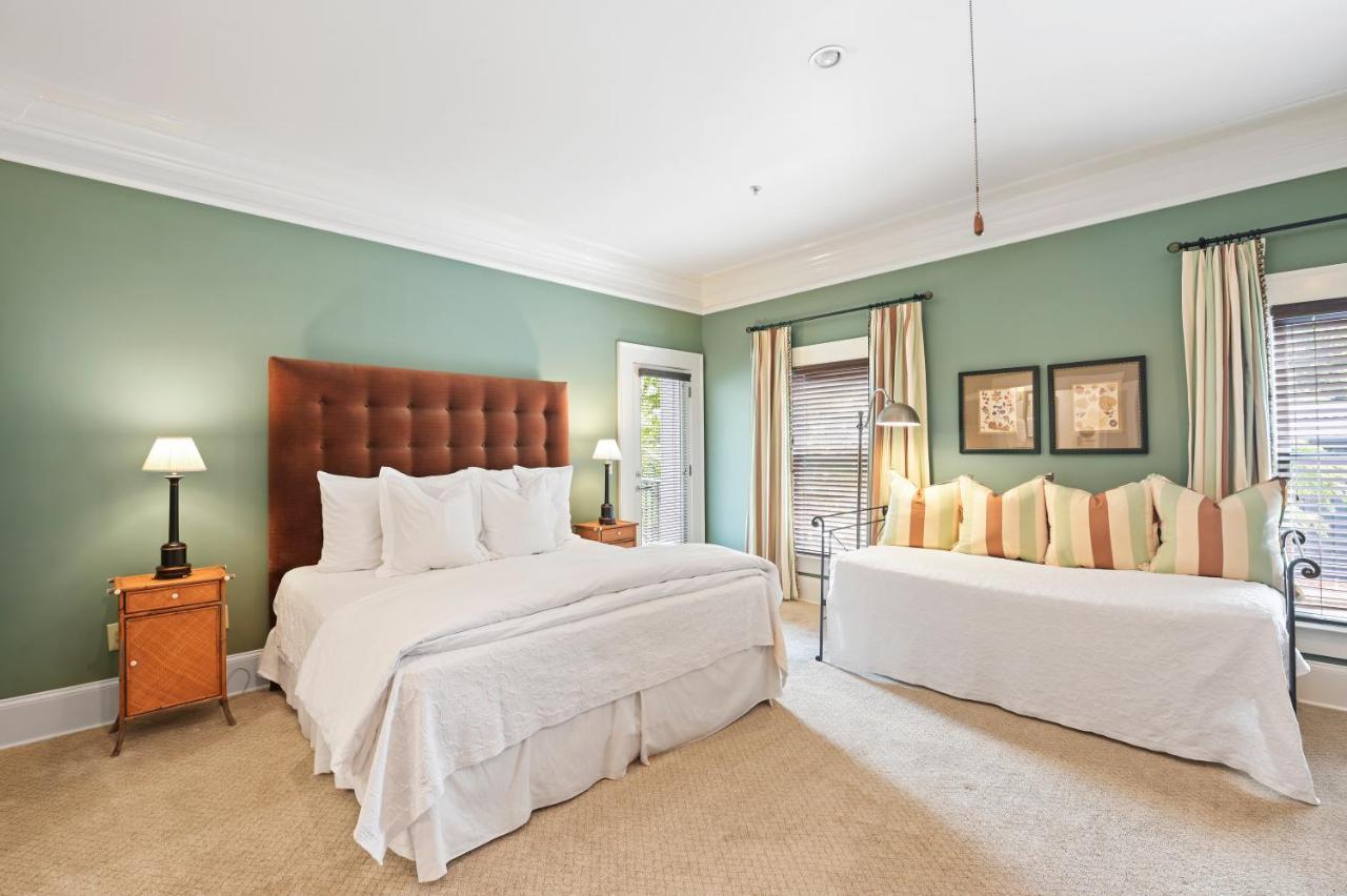 The James Madison Inn Экстерьер фото